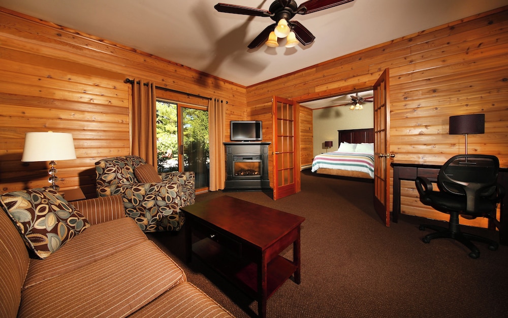 Oak Junior Suite photo 2