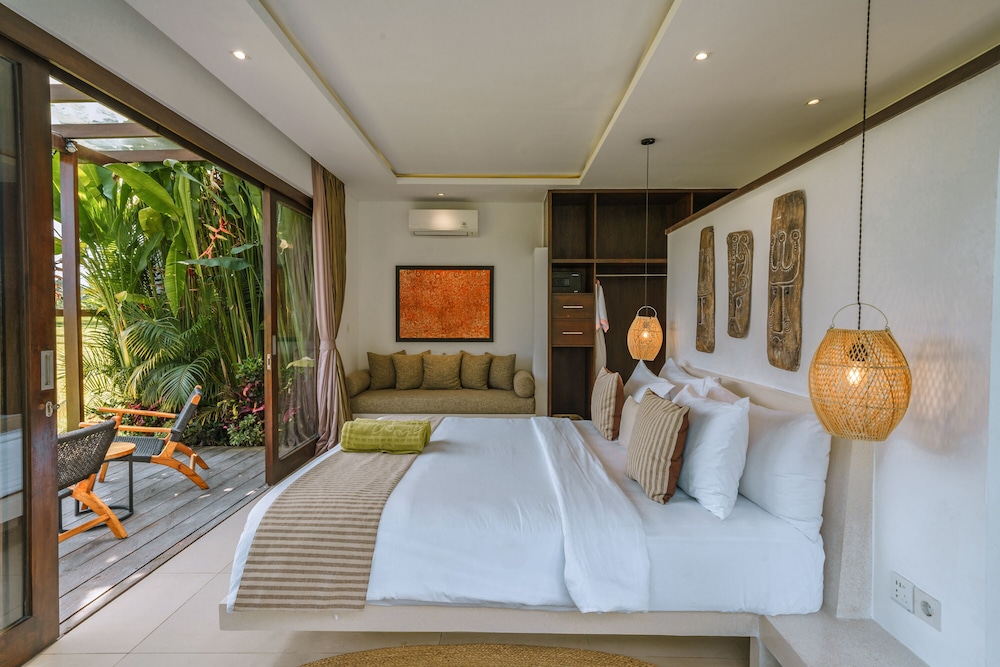 5 Bedroom Royal Pool Villa Paddy View