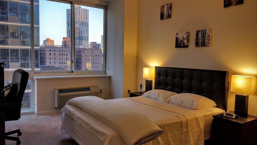 Deluxe Apartment, 1 Queen Bed, City View photo 1