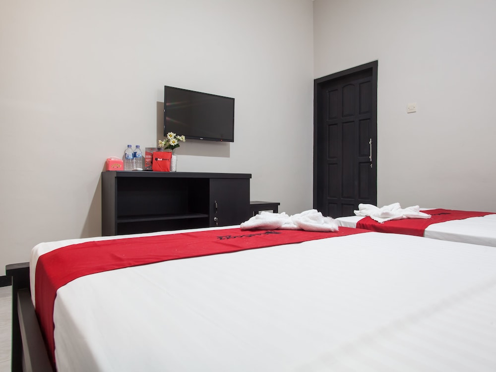 Premium Twin Room - Photo 3