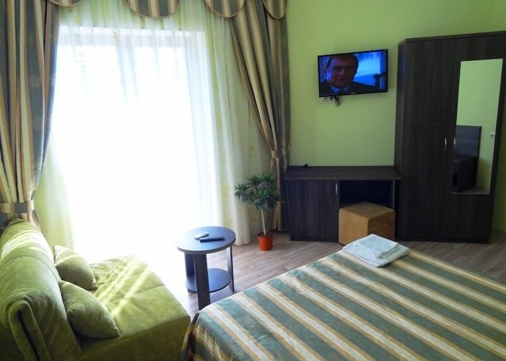 Standard Triple Room, Balcony, Sea View (Triple) photo 3