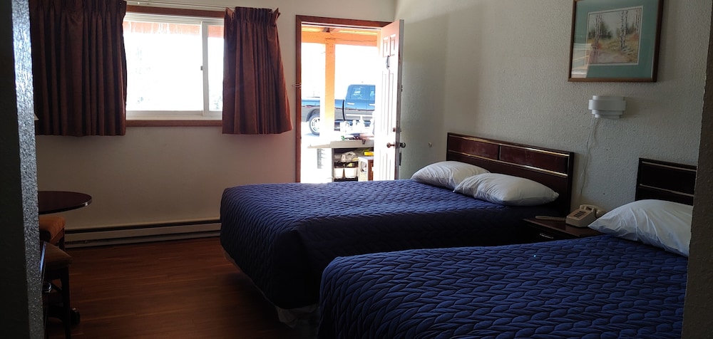 Premium Double Room, 2 Queen Beds photo 2