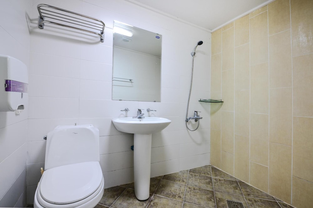Basic Room, 1 Bedroom (Atom (1F/Private BBQ)) - Photo 8