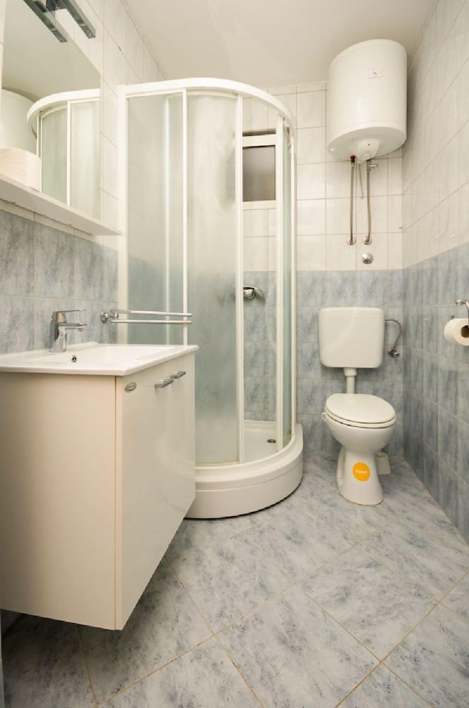 Apartment (A4) photo 3