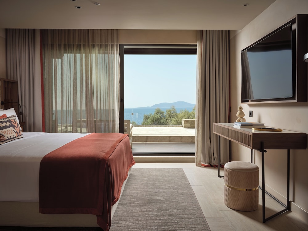 Deluxe Junior Suite Sea Front