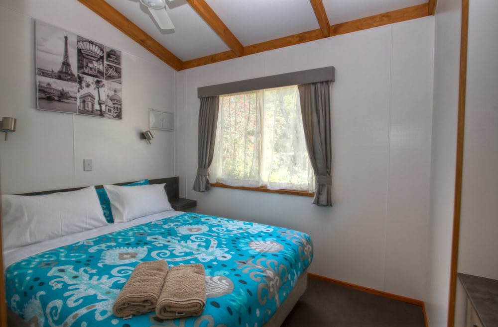Deluxe Cabin, 2 Bedrooms, Kitchen photo 2