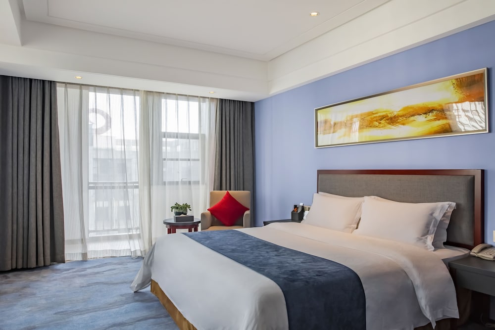 Superior Room, 1 King Bed, Garden View photo 1