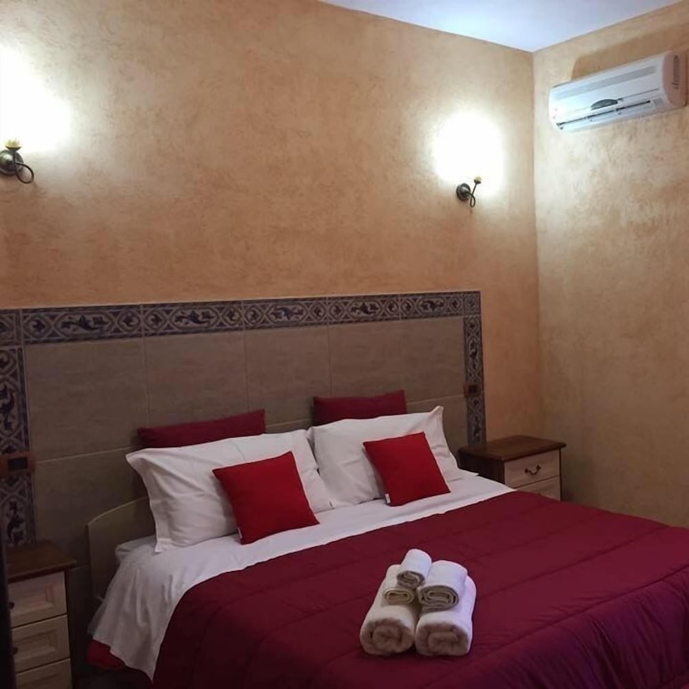 Deluxe Double Or Twin Room photo 1