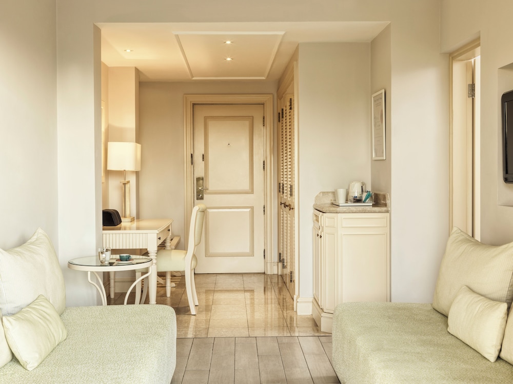 One Bedroom Suite Golf & Sea View - Photo 4