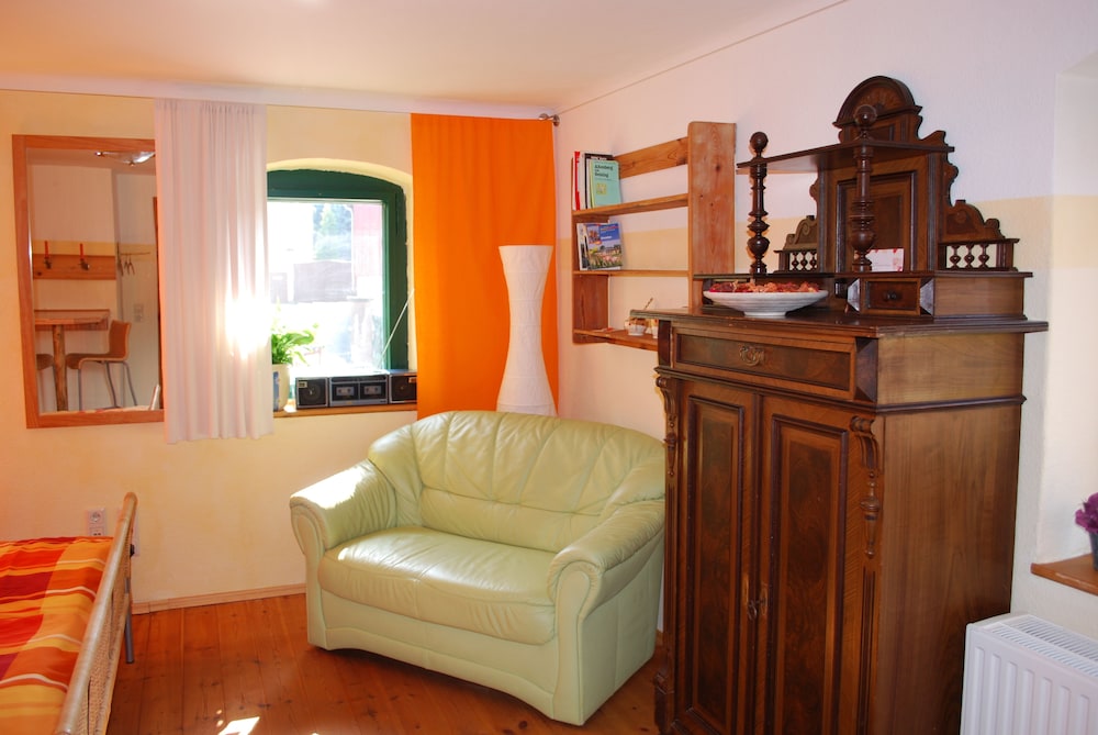 Basic Double Room photo 3
