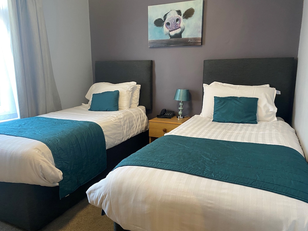 Small Twin Room - Photo 7