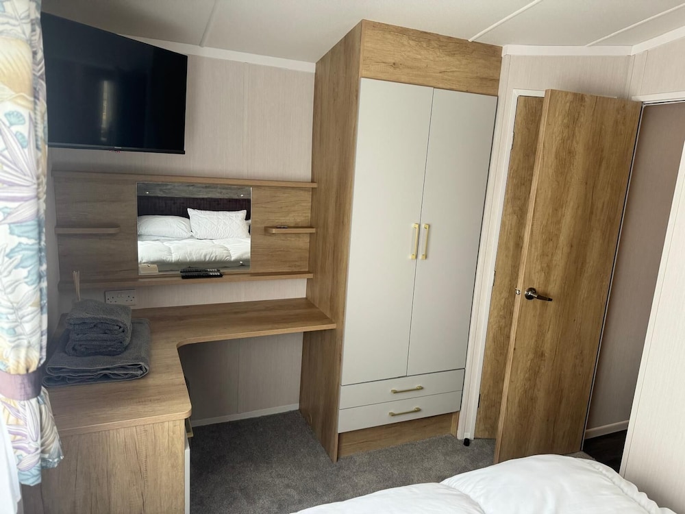 Exclusive Apartment, Ensuite, Lake View (Adult Only Fishing Breaks) photo 3