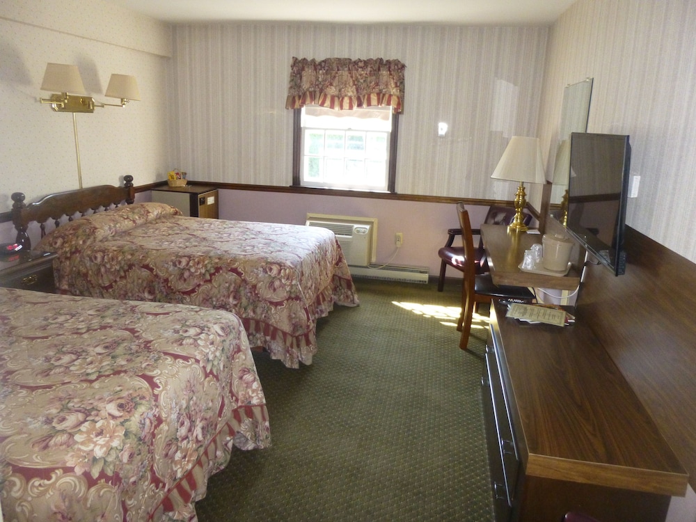 Standard Room, 2 Double Beds, 2nd Floor photo 1