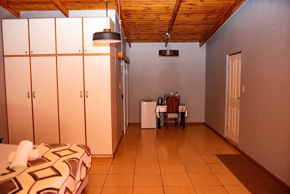 Standard Twin Room photo 3