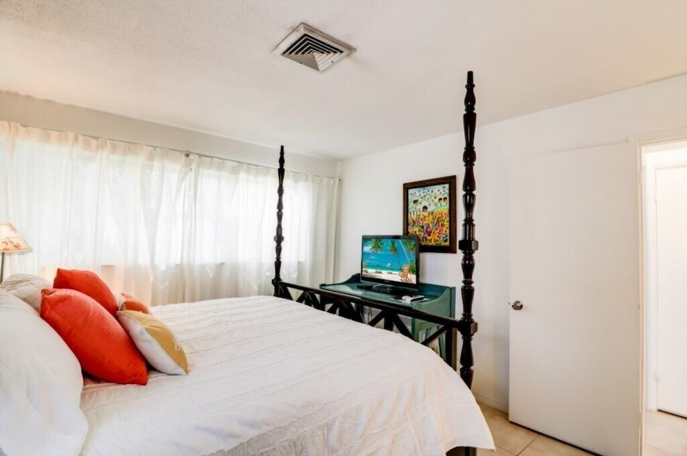 Deluxe Apartment, 2 Bedrooms, Poolside