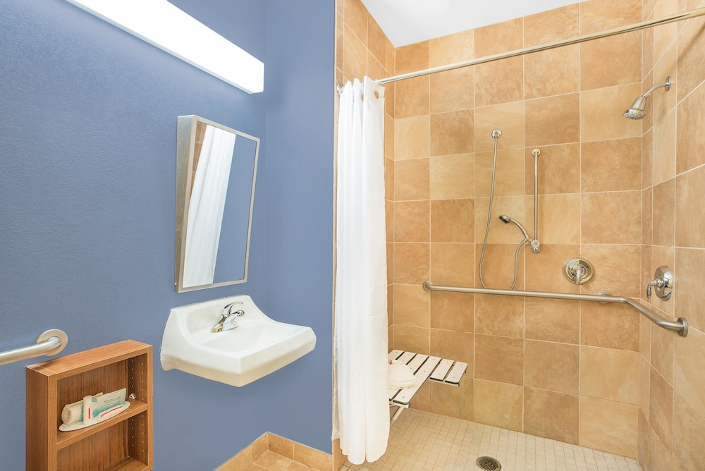 Room, Accessible - Photo 2