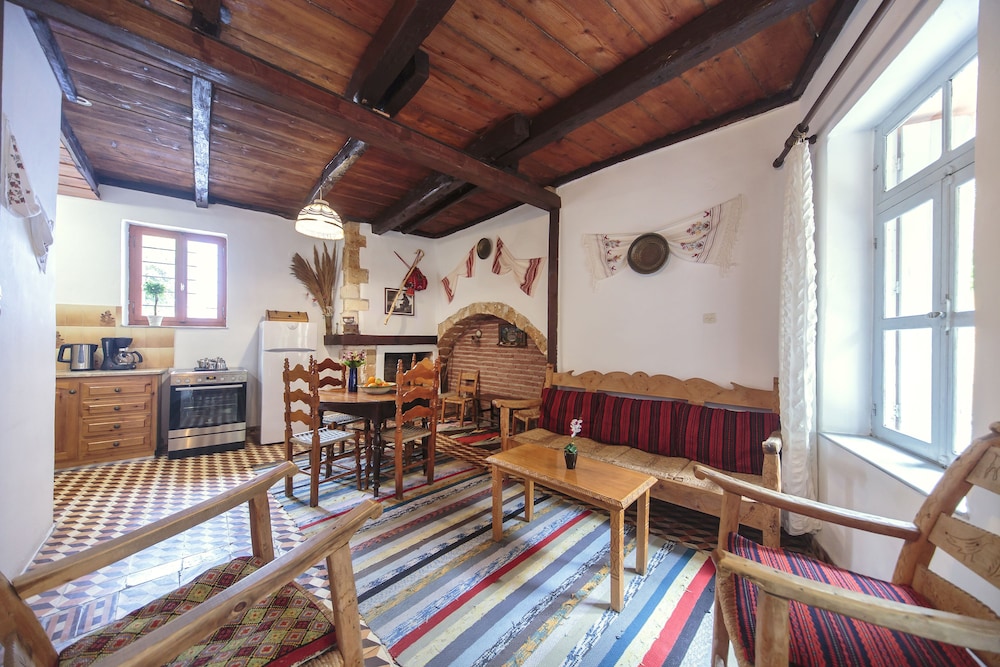 Traditional House (3 persons)