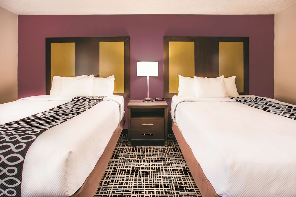 Room, 2 Queen Beds, Non Smoking photo 3