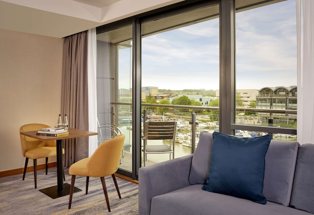 Suite, 1 Bedroom - Photo 1