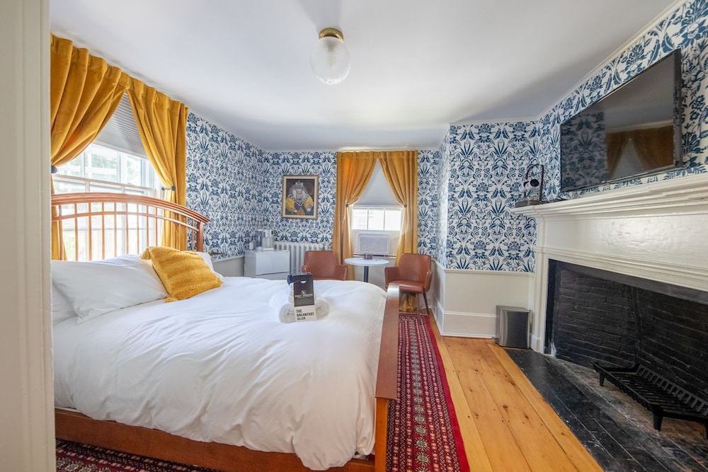 Economy Room, 1 Queen Bed photo 1