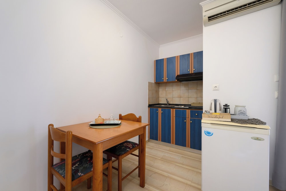Studio (2 adults)
