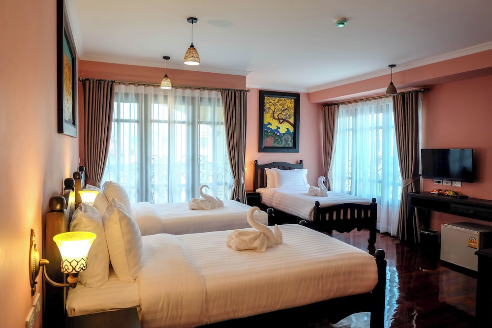 Signature Triple Room, 3 Twin Beds, Accessible, Non Smoking photo 3