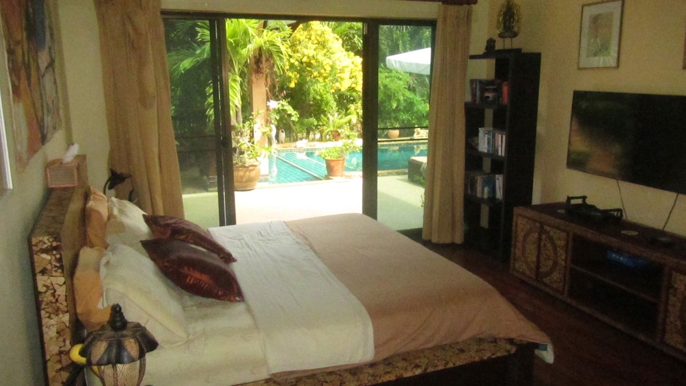 3-Bedroom Villa with Private Pool photo 2