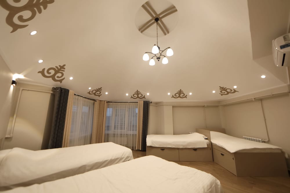 Deluxe Quadruple Room, Private Bathroom photo 1