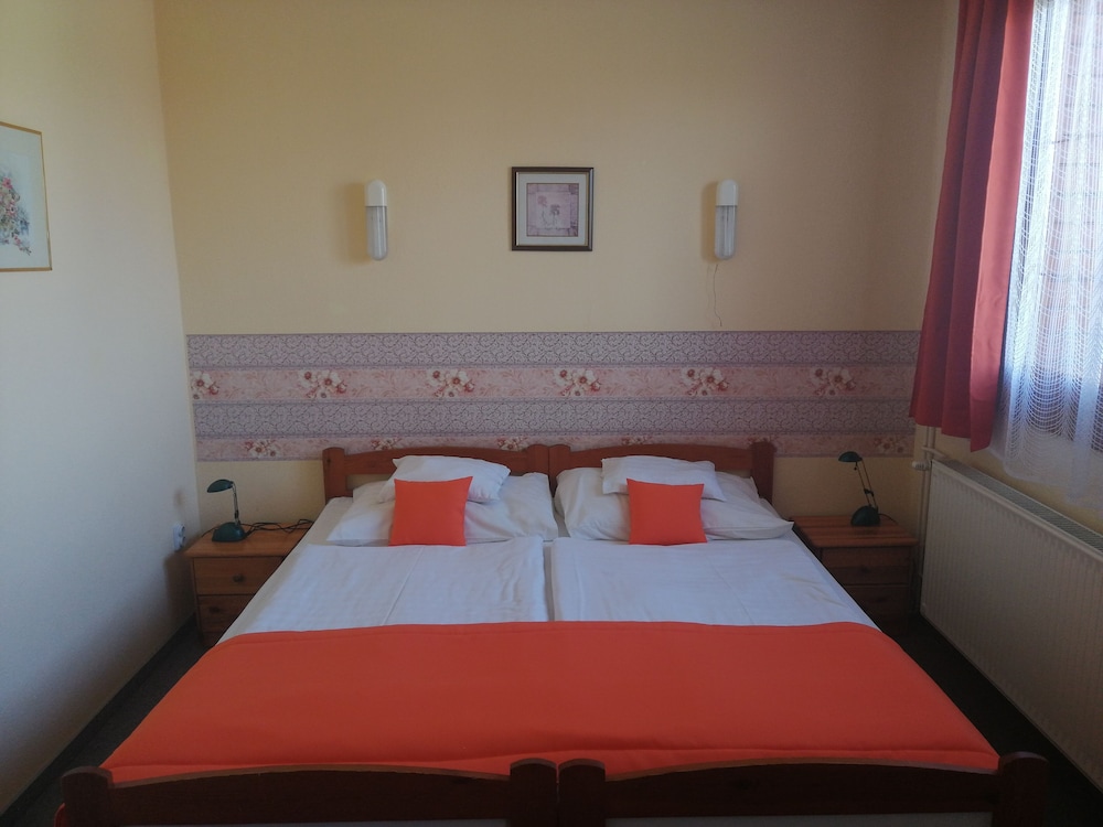 Classic Triple Room photo 1
