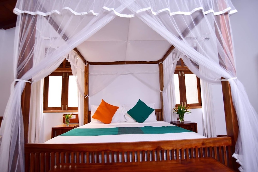 Deluxe Room, 1 King Bed, Non Smoking photo 1