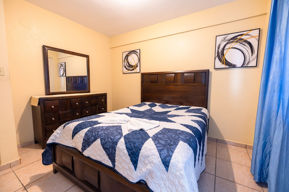 Family House, 6 Bedrooms photo 2