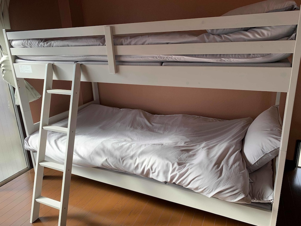 401 Bed Room photo 2