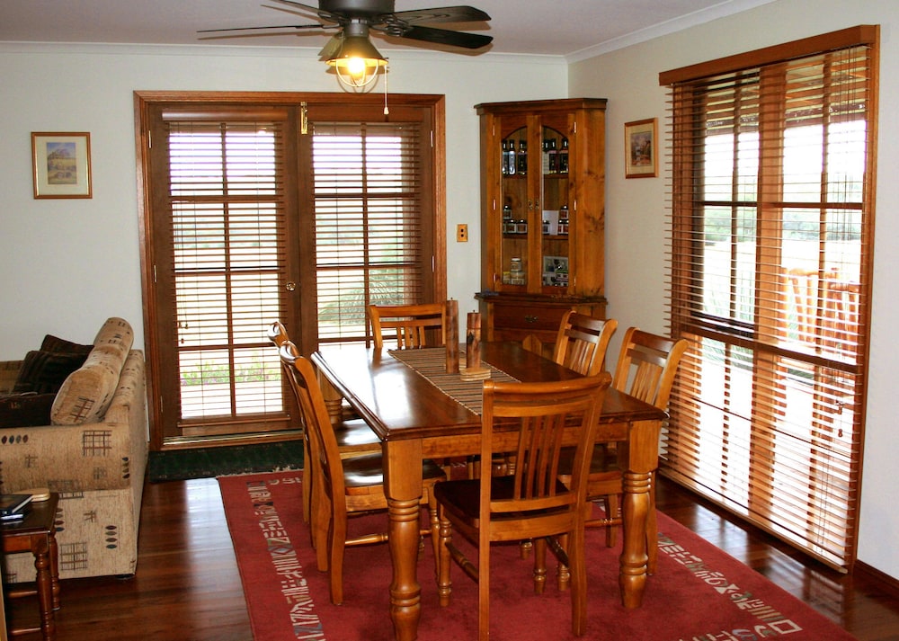 Cabin with Breakfast photo 3