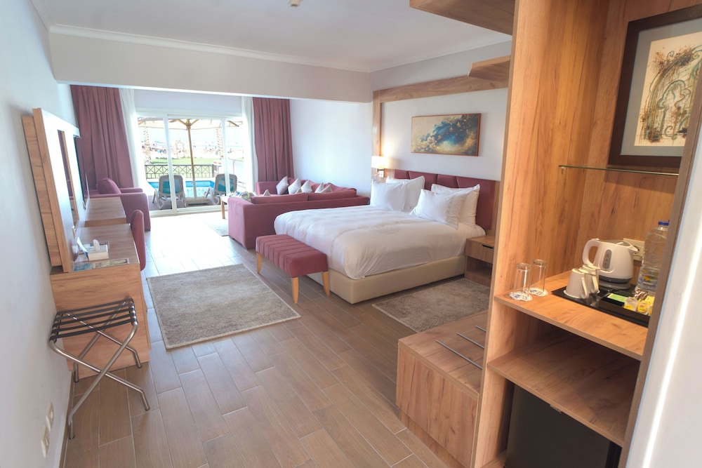Executive Studio Suite, Sea View