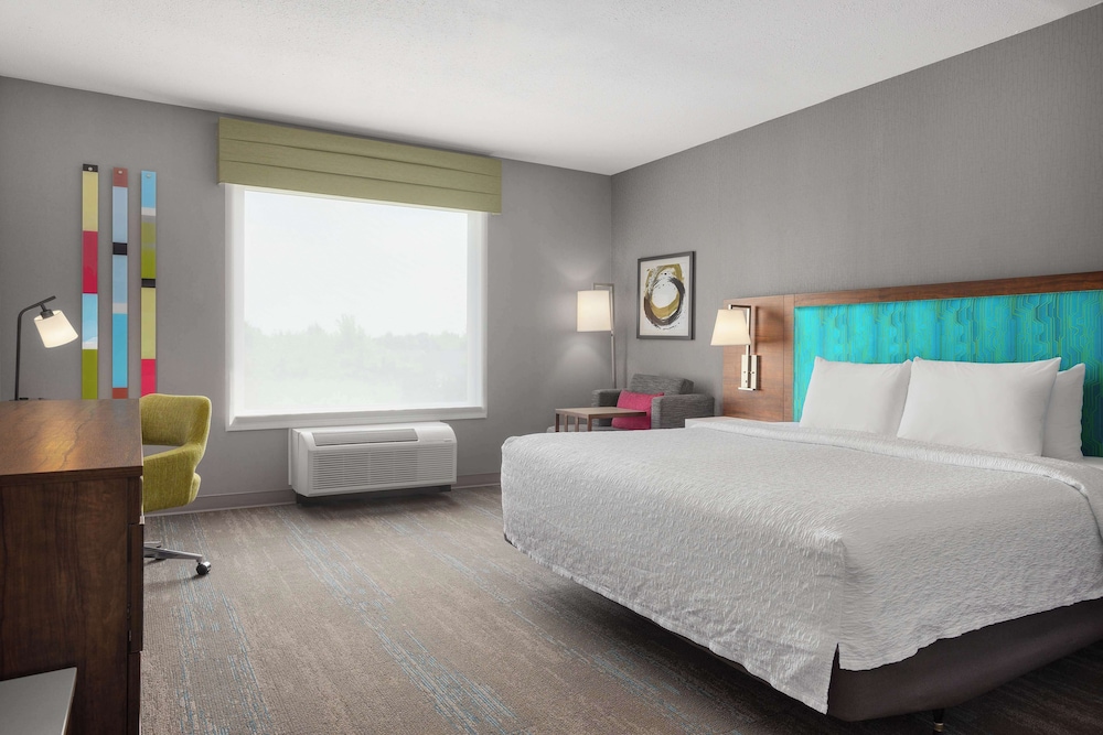 Room, 1 King Bed, Accessible, Non Smoking (Mobility/Hearing, Bathtub) - Photo 1