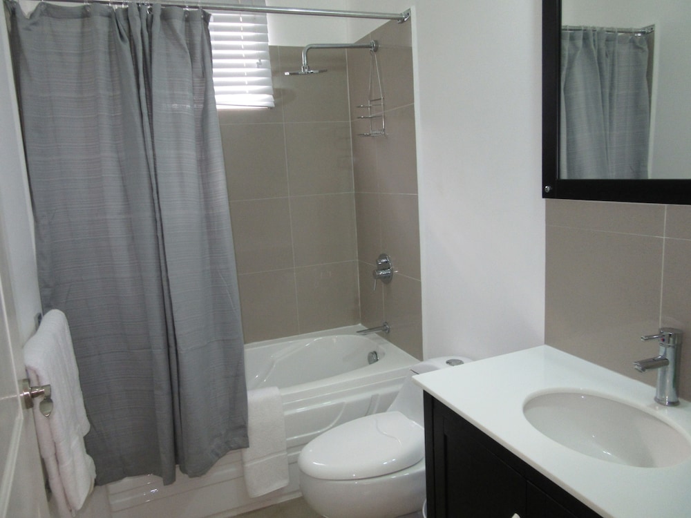 Premier Villa, 2 Queen Beds, Mountain View photo 2