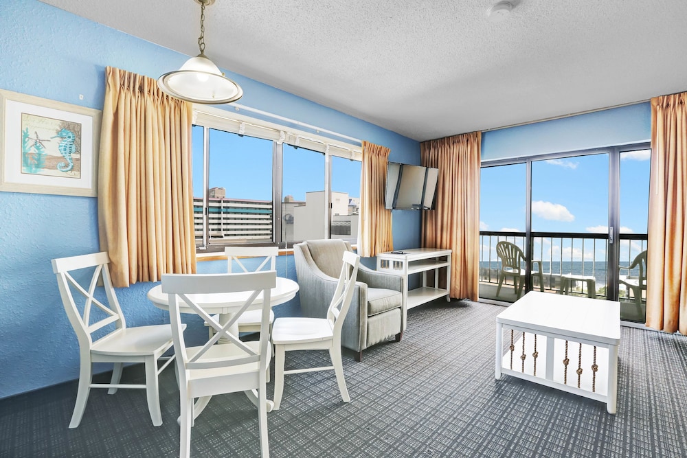 Suite, 1 Bedroom, 2 Double Beds & Murphy Bed photo 3