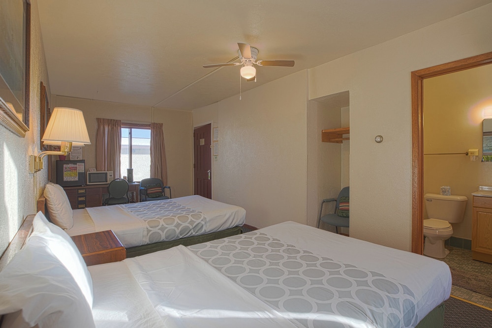 Room, Multiple Beds