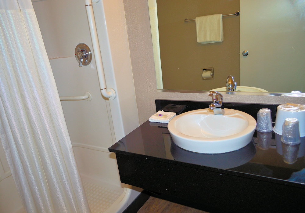 Standard Suite, 1 King Bed, Non Smoking - Photo 2