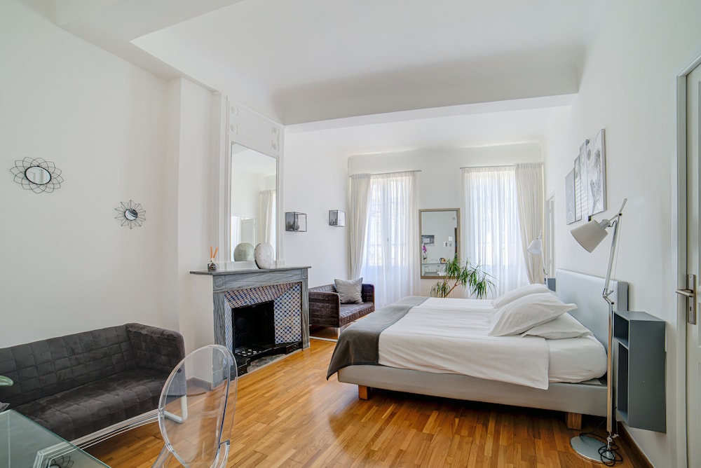 Superior Triple Room, Private Bathroom, City View