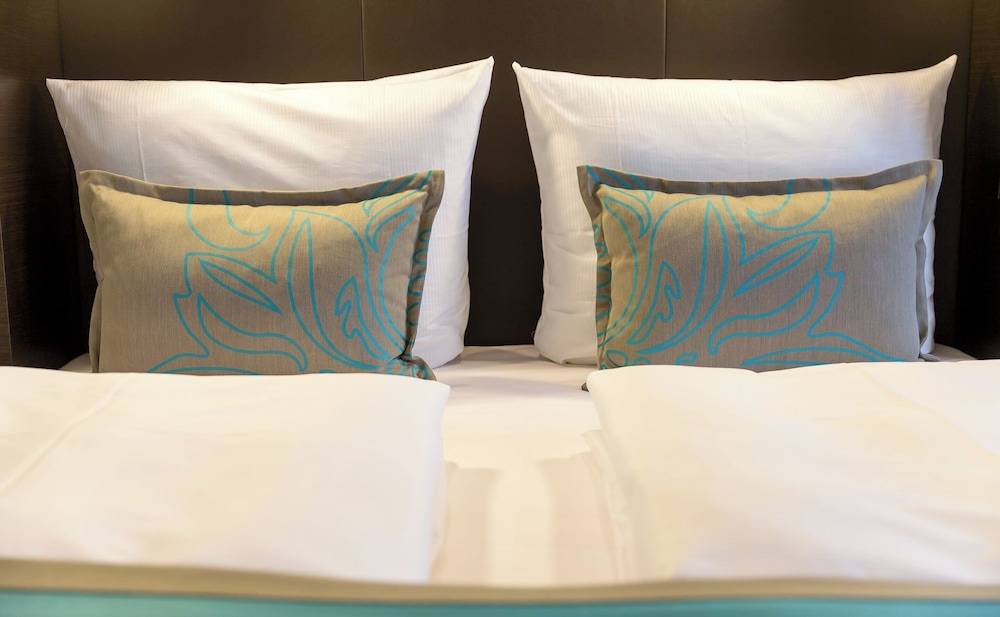 Standard Room, 1 Queen Bed