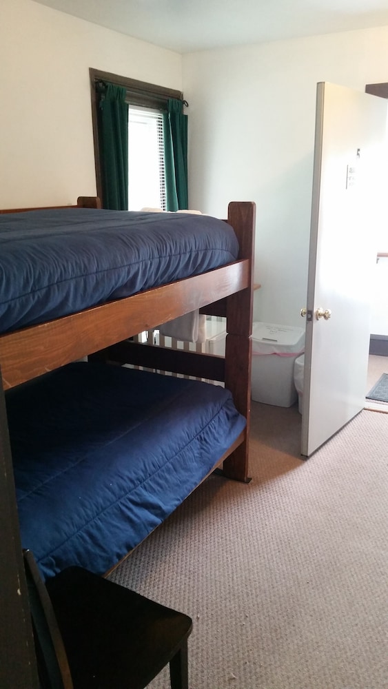 Room, 2 Bunk Beds photo 2