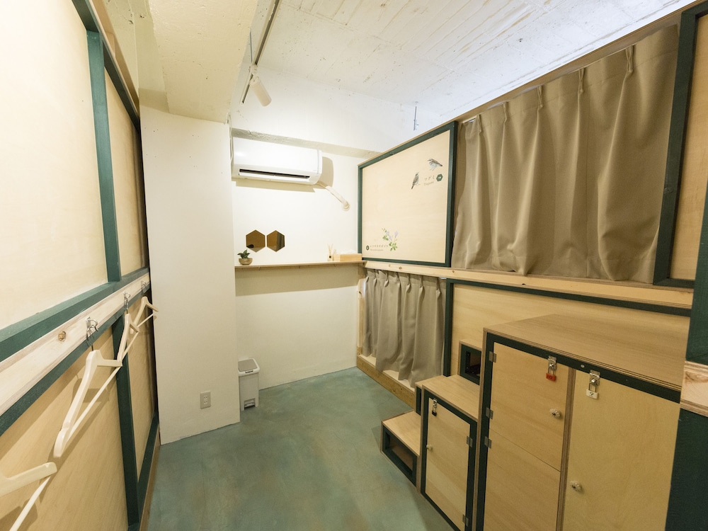 Shared Dormitory, Women only photo 2