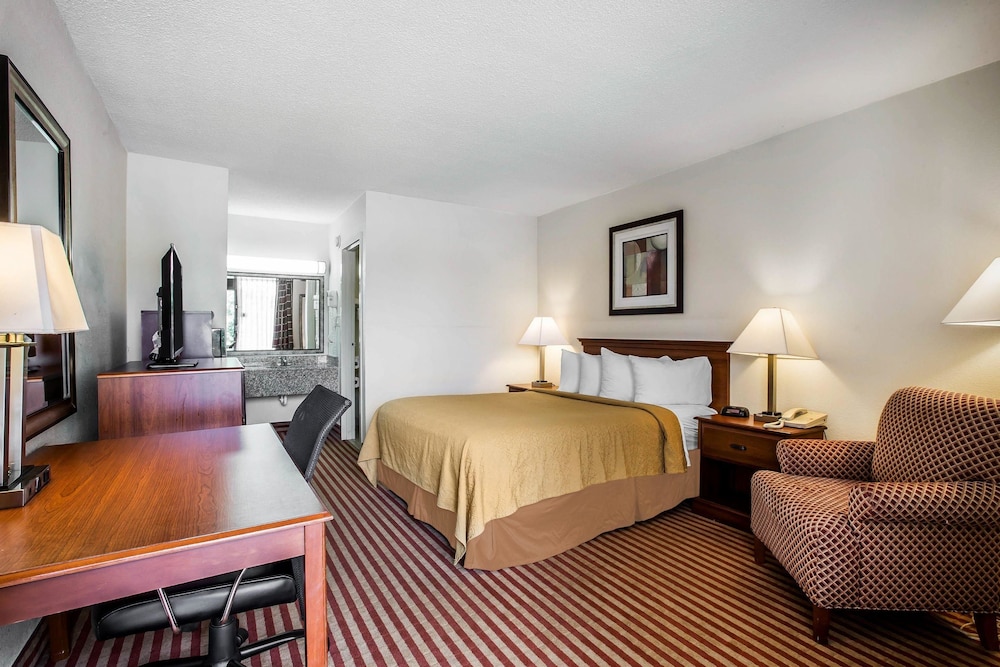 Room, 1 Queen Bed, Non Smoking - Photo 4