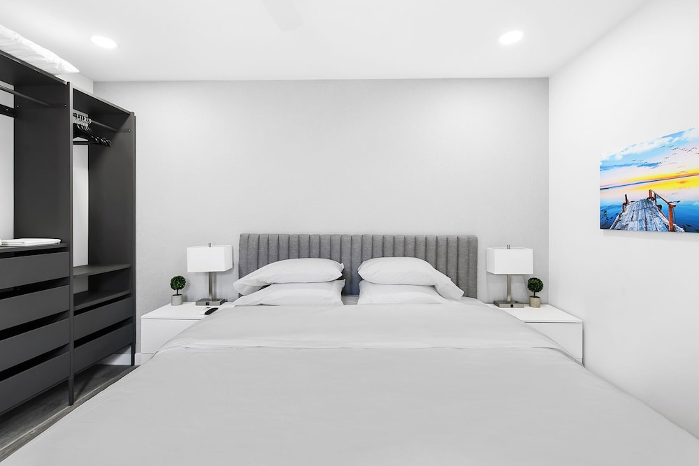 Deluxe Studio Suite photo 3