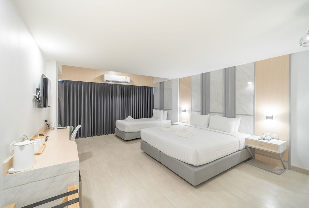 Deluxe Triple Room - Photo 8