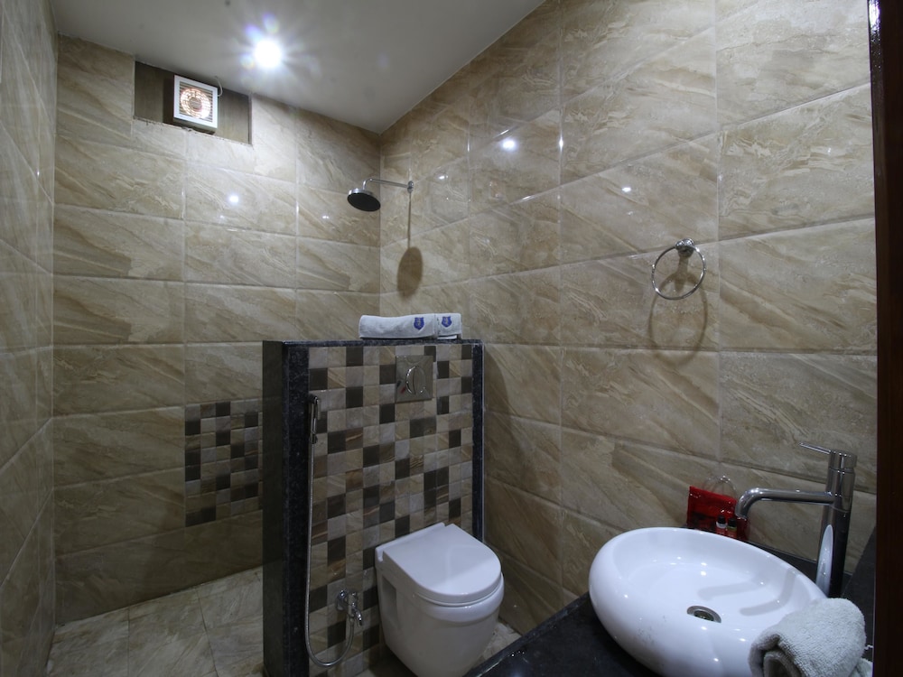 Standard Double Or Twin Room, 1 Double Bed, Private Bathroom photo 3