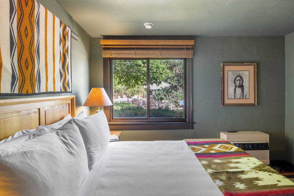 Deluxe Room, 1 King Bed (Opuntia King Suite) photo 3