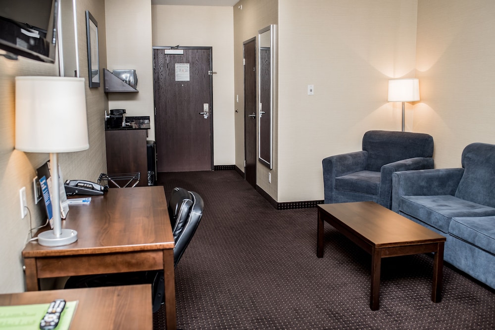 Suite, 1 King Bed With Sofa Bed, Non Smoking photo 3