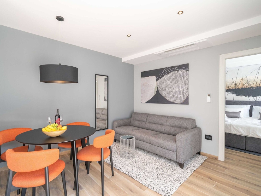 Apartment photo 1